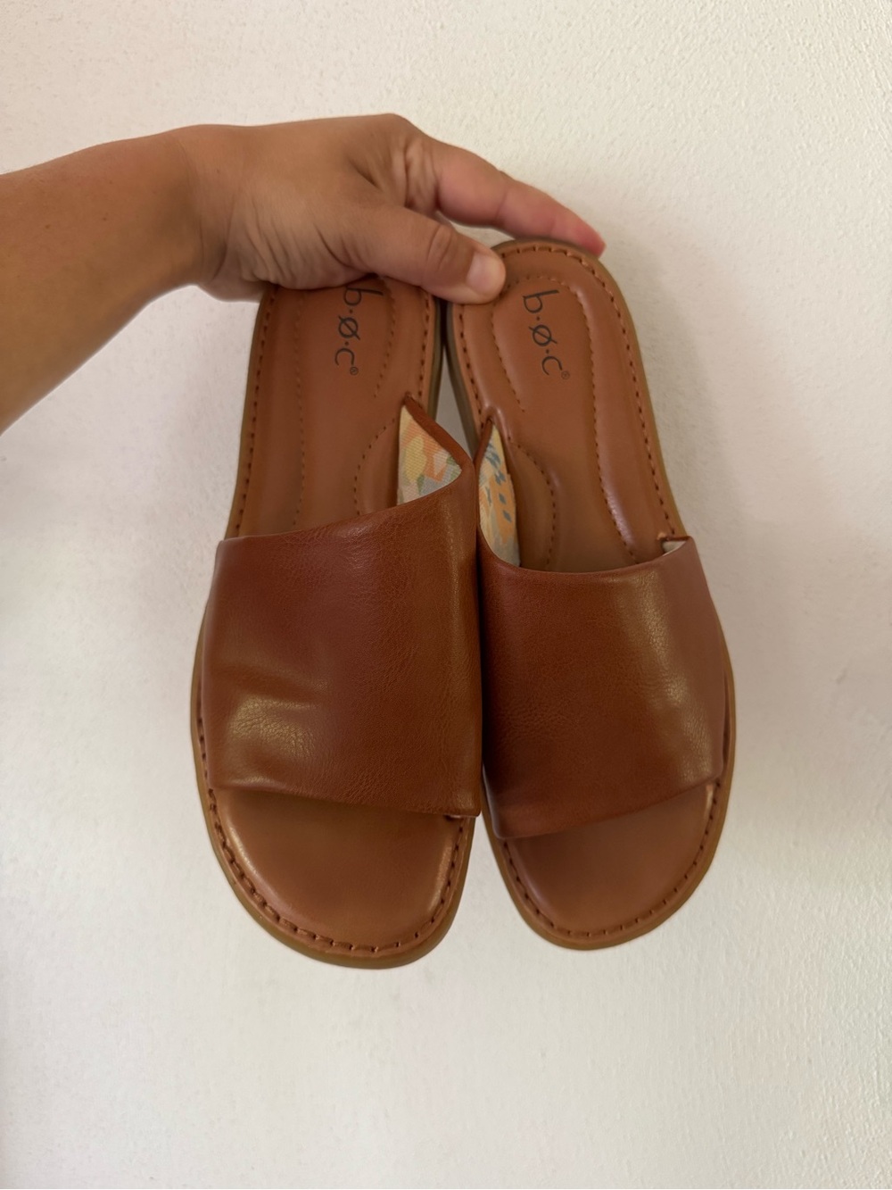 b.o.c. Faux leather Slide sandals size 8